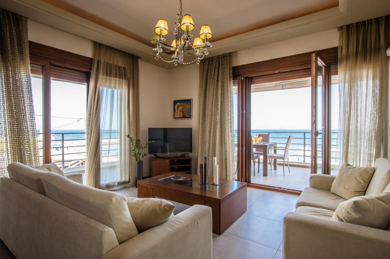White Crystal Beachfront Apartment Goúrnes المظهر الخارجي الصورة